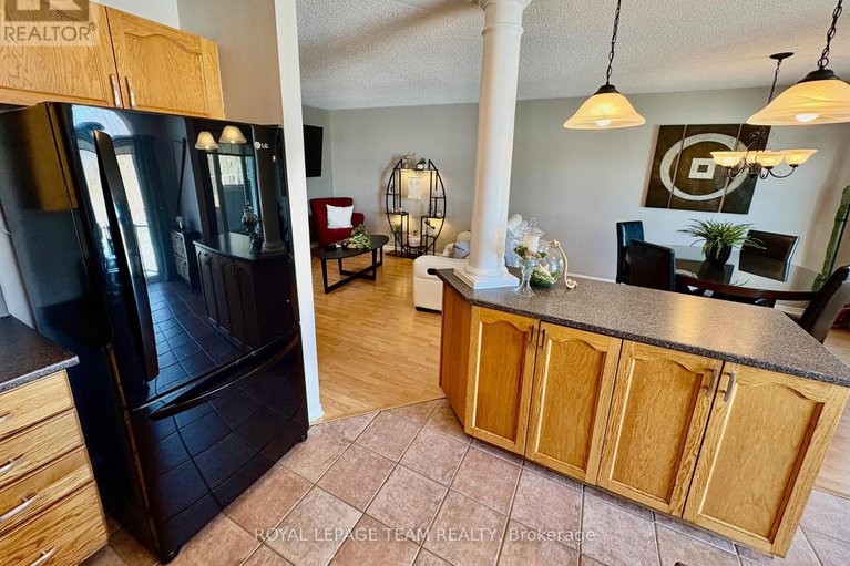 29421780/6302-sablewood-place/chapel-hill/ottawa/ontario/K1C7M6_13