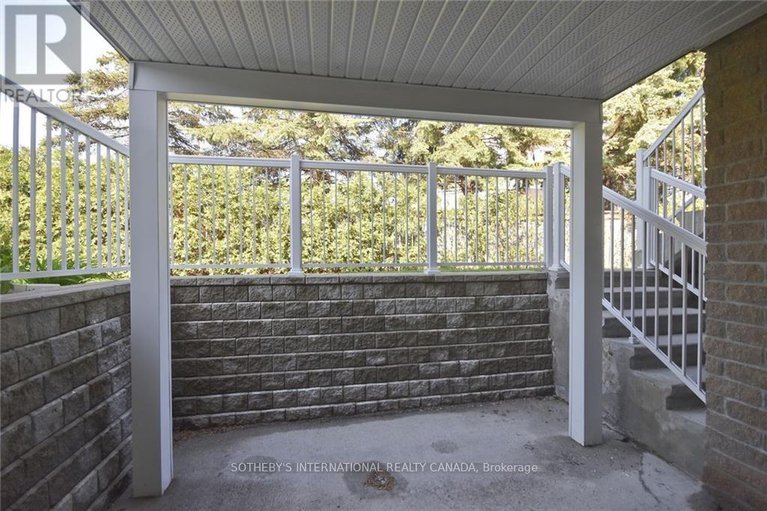 28810539/18-1238-marenger-street/convent-glen-south/ottawa/ontario/K1C1S2_18