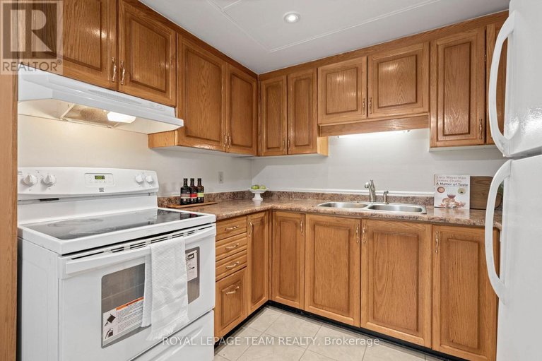 29642088/90-haxby-private/hunt-club-parkgreenboro/ottawa/ontario/K1T3C4_13