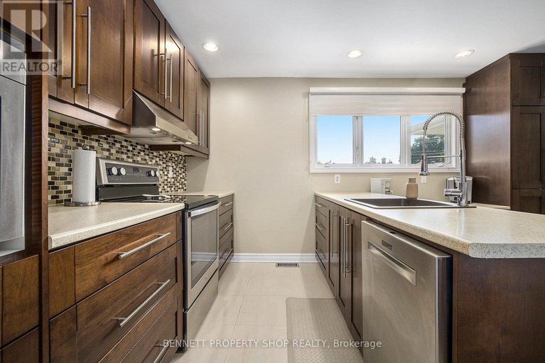 28737781/1476-maxime-street/pineview/ottawa/ontario/K1B3L1_6