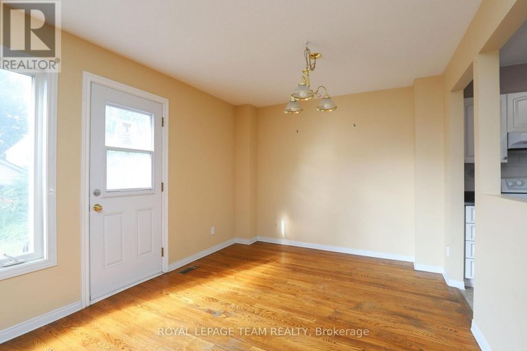 28562833/39-benlark-road/on-the-green/ottawa/ontario/K2J2L5_12