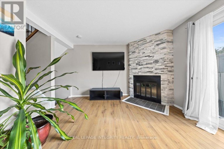 29629898/c-1771-lamoureux-drive/queenswood-heights-south/ottawa/ontario/K1E2N5_11