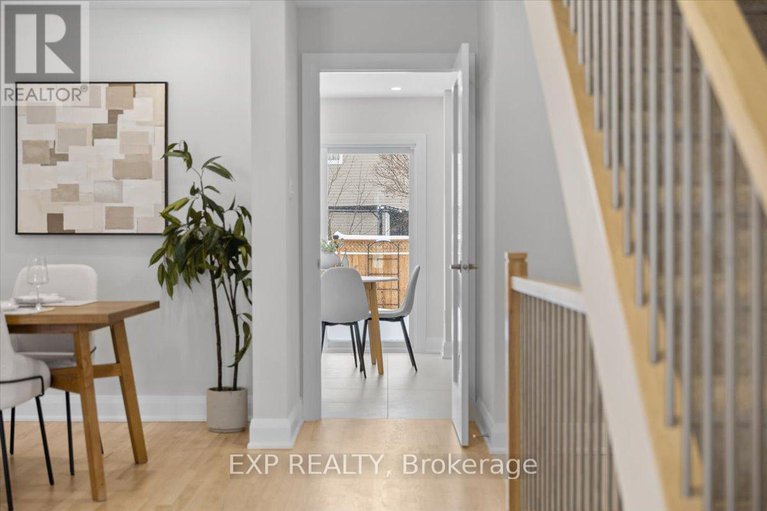 29294454/18-ivylea-street/craig-henrywoodvale/ottawa/ontario/K2G4X5_27