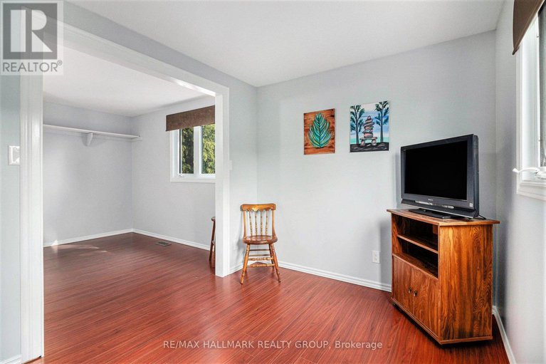 29407943/270-mceachern-crescent/bilberry-creekqueenswood-heights/ottawa/ontario/K1E3K5_19