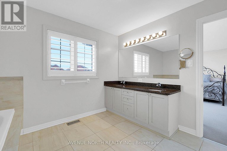 28540961/429-dovehaven-street/mer-bleuebradley-estatesanderson-park/ottawa/ontario/K1W0H2_41