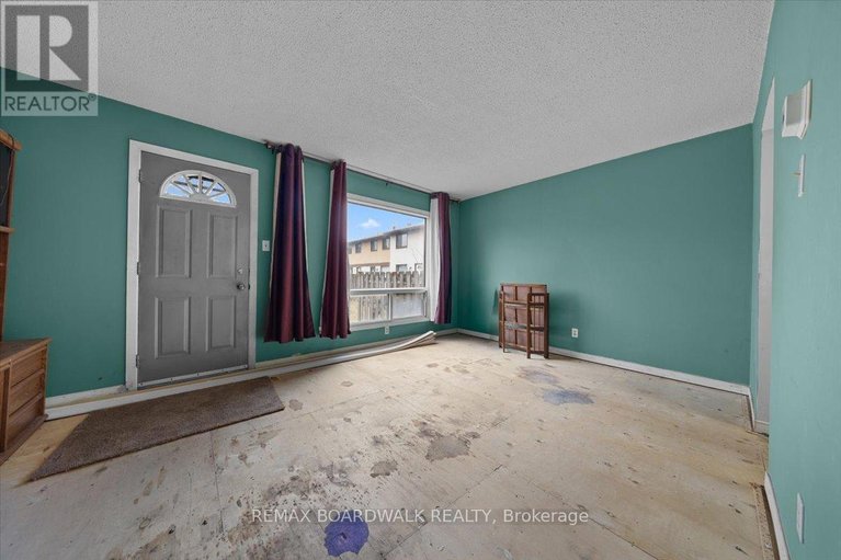 29597004/1456-murdock-gate/cyrville/ottawa/ontario/K1J8R5_13