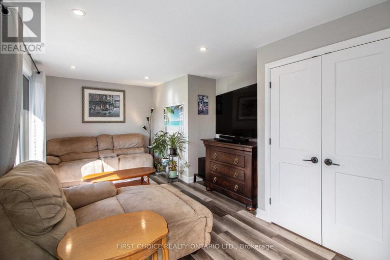 28911965/802-chapman-street/town-of-rockland/clarence-rockland/ontario/K4K1E6_7