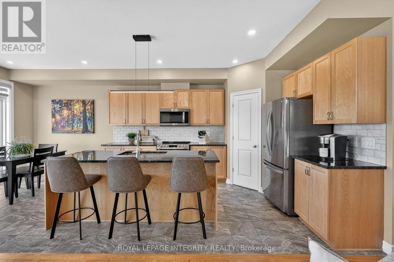 29648625/724-parade-drive/stittsville-south/ottawa/ontario/K2S0Z4_13