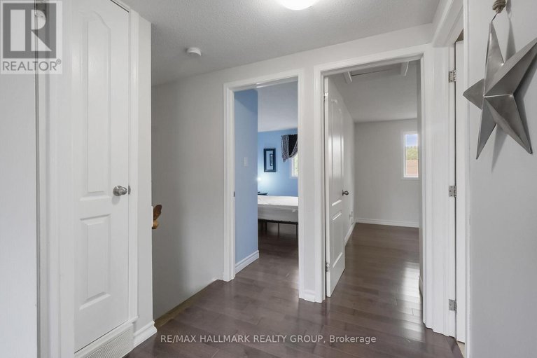 28538565/296-pintail-terrace/chatelaine-village/ottawa/ontario/K1E2A1_27