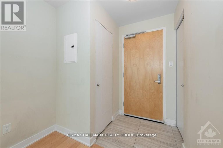 28828287/2003-40-nepean-street/ottawa-centre/ottawa/ontario/K2P0X5_3