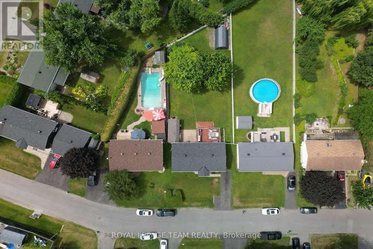 28527539/18-dowdall-crescent/fringewood/ottawa/ontario/K2S1T9_48