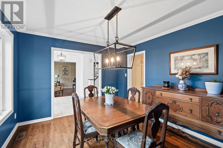 28604093/935-fieldown-street/cumberland-ridge/ottawa/ontario/K4C1B9_6