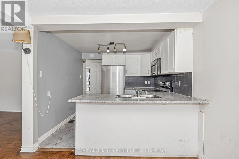 29181830/67-392-garden-glen-private/meadowlandscrestview/ottawa/ontario/K2G1E4_14