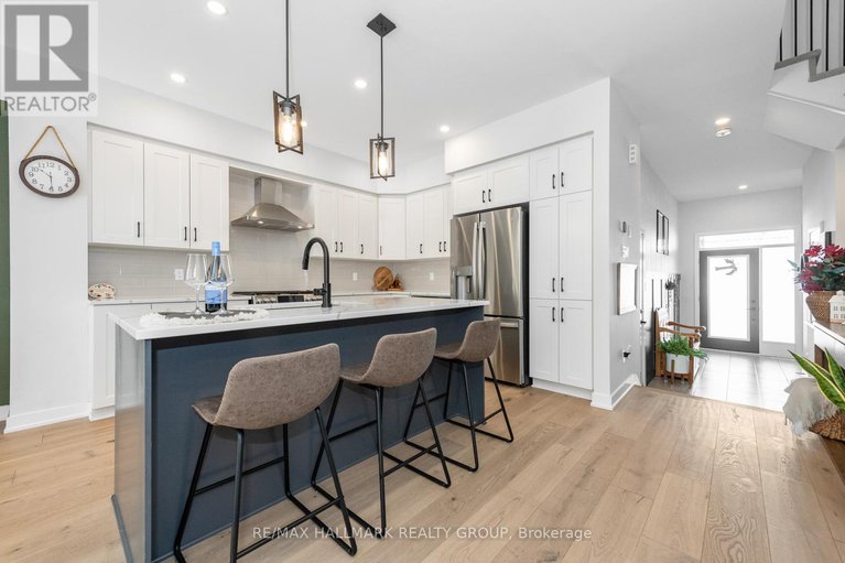 29405995/2260-copperhead-street/mer-bleuebradley-estatesanderson-park/ottawa/ontario/K1W4W6_10