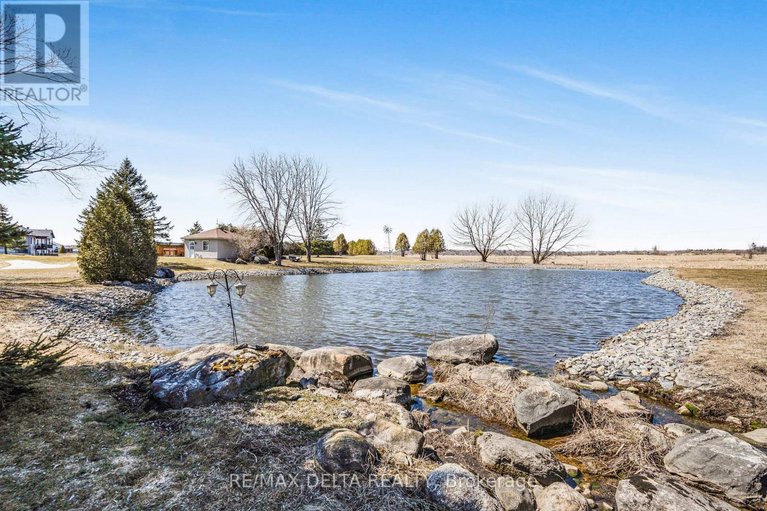 29665942/1819-baseline-road/clarencerockland-twp/clarence-rockland/ontario/K0A1N0_11