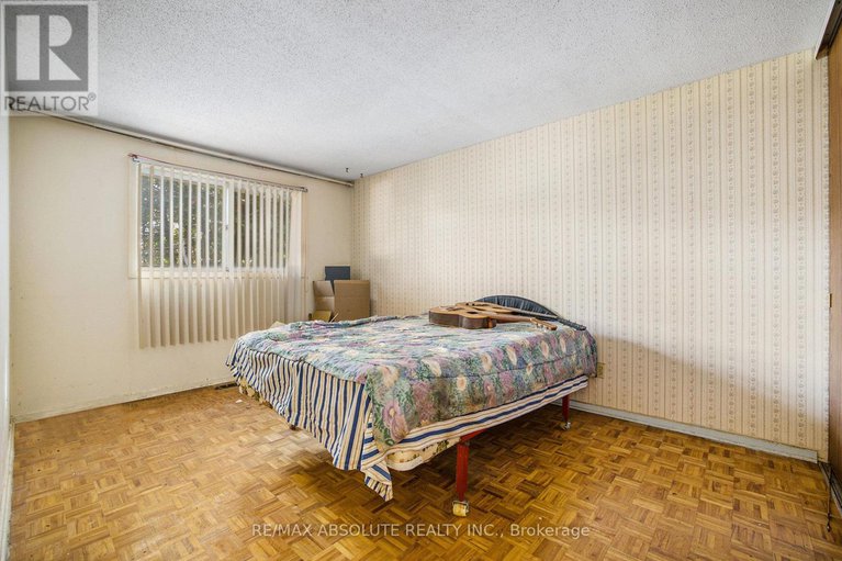 29023589/120-woodfield-drive/tanglewood/ottawa/ontario/K2G0A3_9