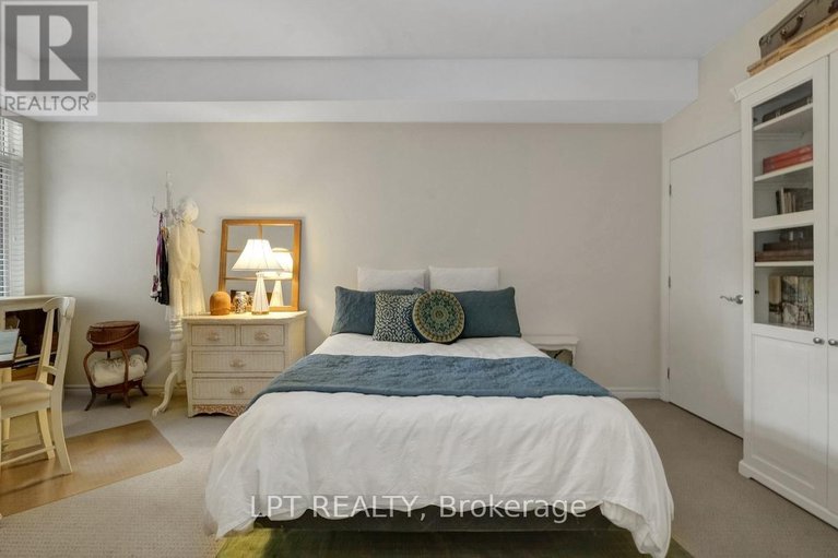 28929558/102-205-bolton-street/lower-townbyward-market/ottawa/ontario/K1N1K7_32