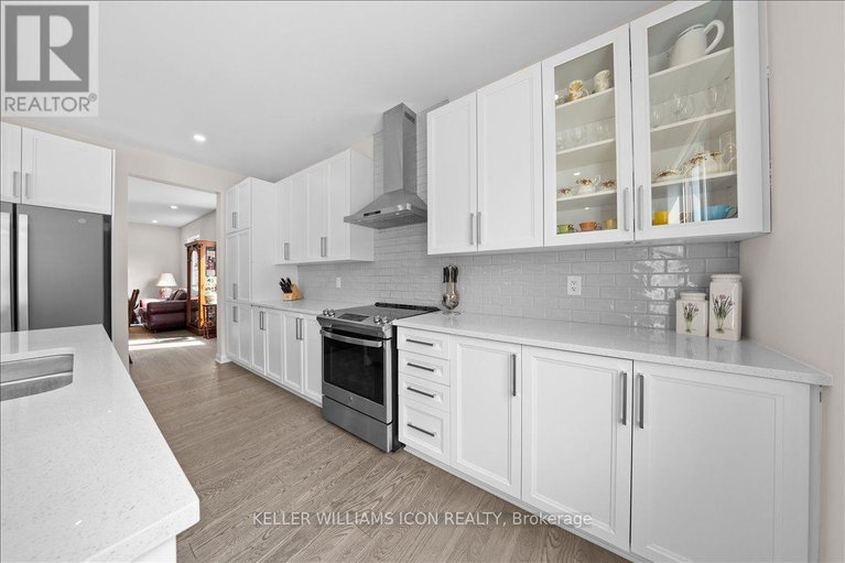 29577044/352-cloyne-crescent/half-moon-bay/ottawa/ontario/K2J6W4_12