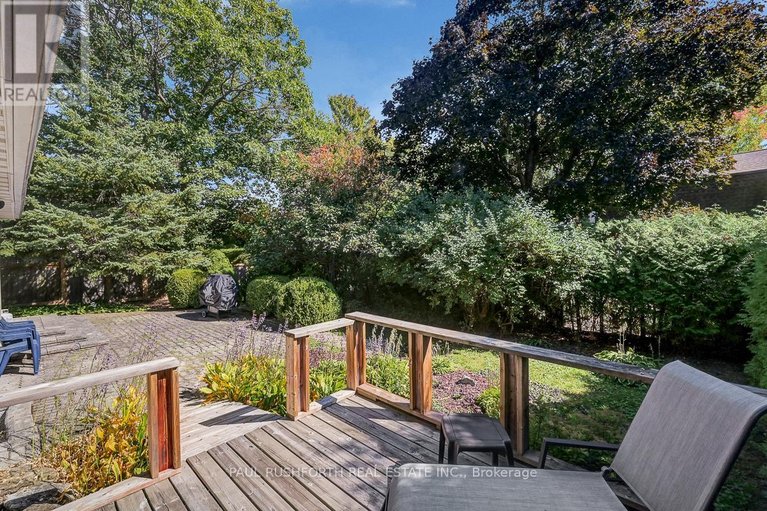29687415/10-cosburn-avenue/arlington-woods/ottawa/ontario/K2H8A1_31