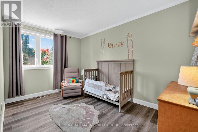 28929560/1821-brousseau-crescent/chateauneuf/ottawa/ontario/K1C2Y5_27