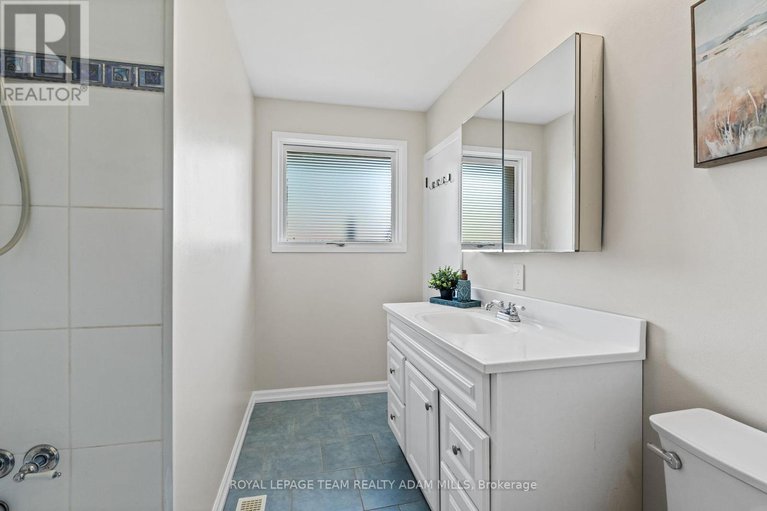 28492501/7-elterwater-avenue/crystal-beach/ottawa/ontario/K2H5J1_25