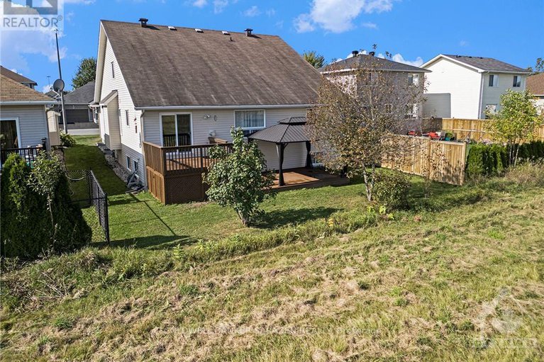27483149/22-frieday-street/campbellbrook-village/arnprior/ontario/K7S0A6_28