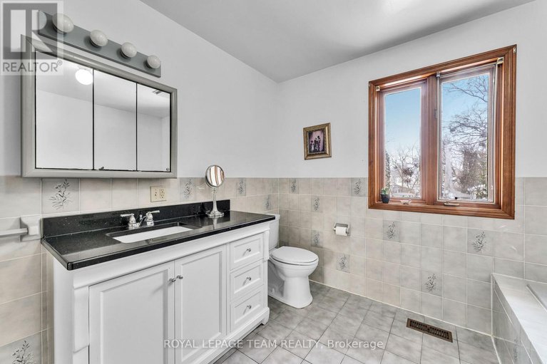 29341434/1409-mory-street/emerald-woodssawmill-creek/ottawa/ontario/K1T1C8_30