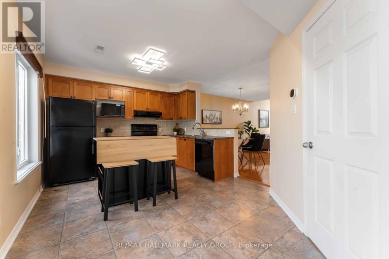 29321934/13-123-gatestone-private/beacon-hill-south/ottawa/ontario/K1J1K5_15