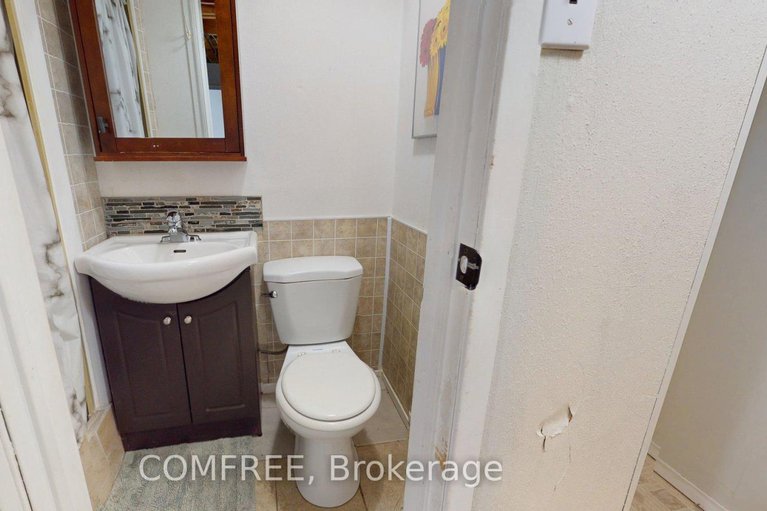 28707521/791-gadwell-court/chatelaine-village/ottawa/ontario/K1E2L1_31