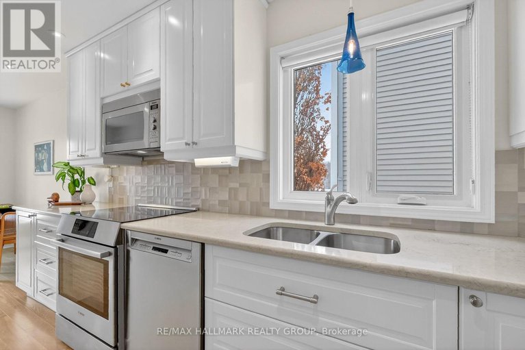 29413276/9-forsyth-lane/crystal-beach/ottawa/ontario/K2H9H1_26