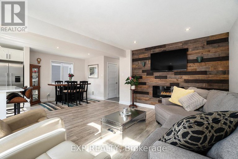 29003196/704-azure-street/village-of-russell/russell/ontario/K4R1E5_8