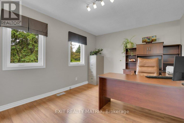 28473522/842-apple-lane/cumberland-ridge/ottawa/ontario/K4C1C1_12