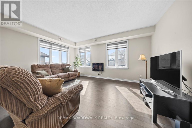 29458538/b-1015-beryl-private/riverside-southgloucester-glen/ottawa/ontario/K1V2M4_17