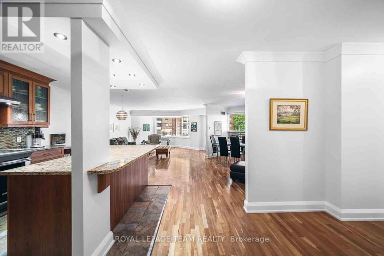 28581239/207-151-bay-street/ottawa-centre/ottawa/ontario/K1R7T2_7