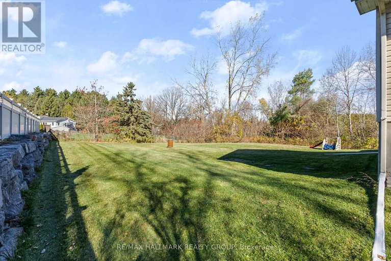 29050098/2605-pierrette-drive/cumberland-estates/ottawa/ontario/K4C1B6_38