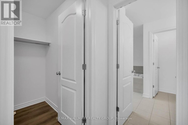 28451825/276-big-dipper-street/riverside-southgloucester-glen/ottawa/ontario/K4M0J6_22