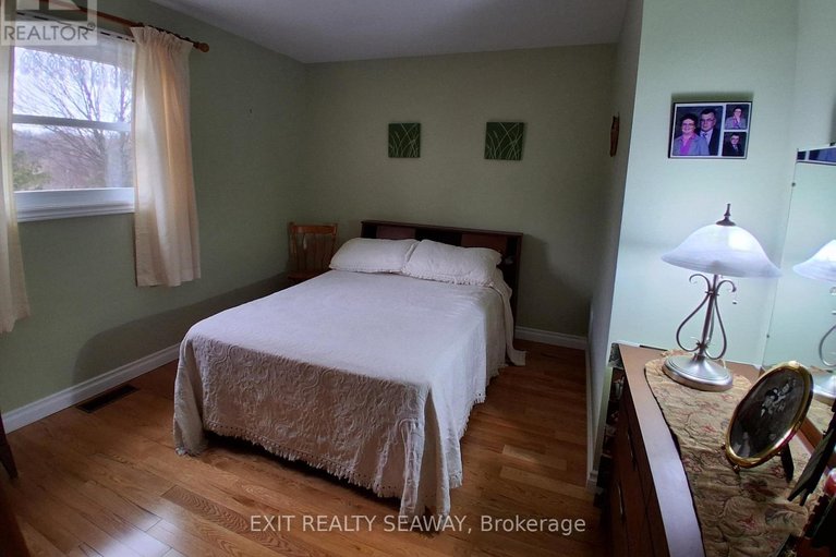 29541382/5514-county-road-16-road-n/iroquois/south-dundas/ontario/K0E1K0_18