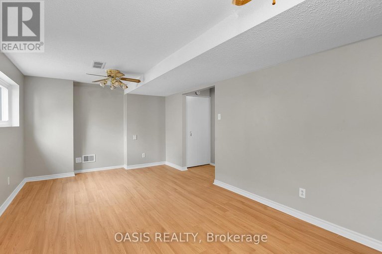28396451/2606-egan-road/mooneys-bayriverside-park/ottawa/ontario/K1V8N1_24
