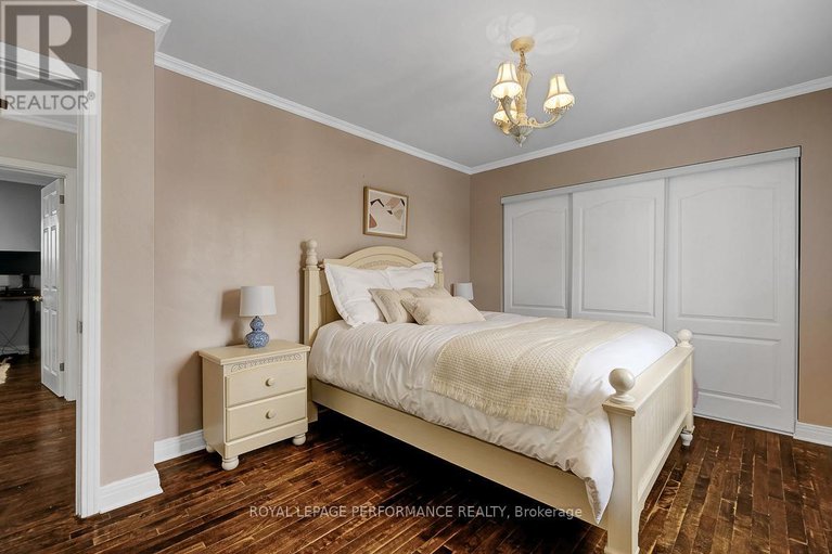 29432301/532-alesther-street/overbrookcastle-heights/ottawa/ontario/K1K1J3_25