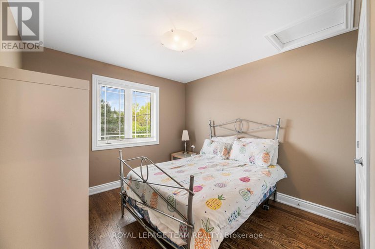 28807966/49-savuto-way/meadowlandscrestview/ottawa/ontario/K2G2T2_31