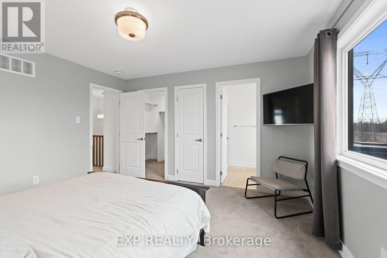 28297698/653-putney-crescent/stittsville-south/ottawa/ontario/K2S2N7_26