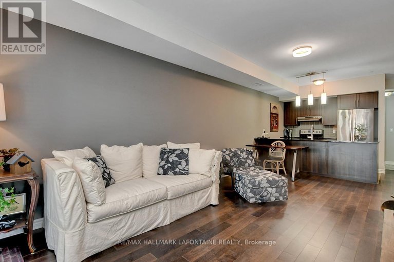 29676805/114-120-prestige-circle/chatelaine-village/ottawa/ontario/K4A1B4_19