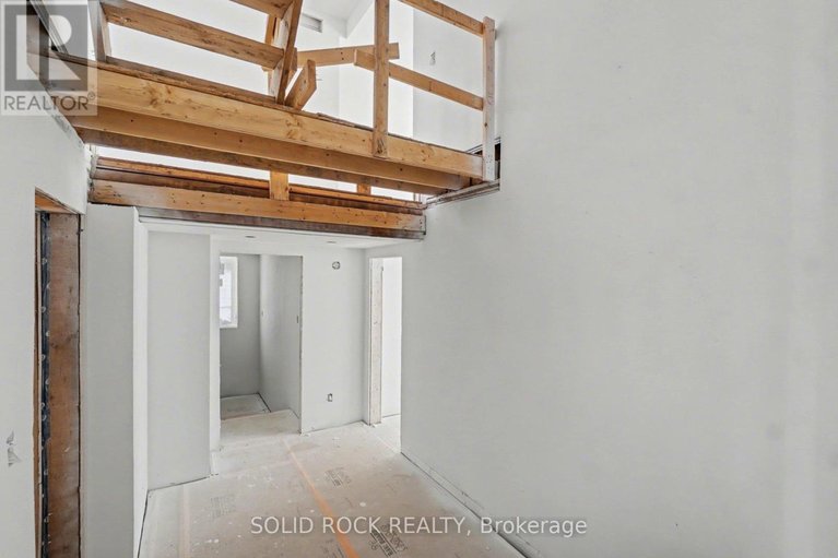 29669967/830-alpine-avenue/queensway-terrace-north/ottawa/ontario/K2B5R6_27