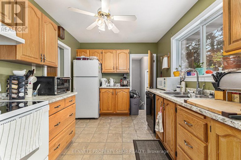 27899108/668-chapman-boulevard/elmvale-acres/ottawa/ontario/K1G1T6_4