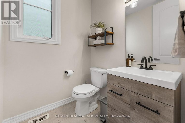 29594832/179-equitation-circle/goulbourn-twp-from-franktown-rdsouth-to-rideau/ottawa/ontario/K2V0H2_17