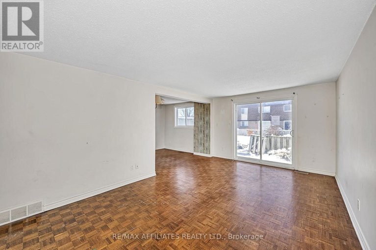 29181830/67-392-garden-glen-private/meadowlandscrestview/ottawa/ontario/K2G1E4_9