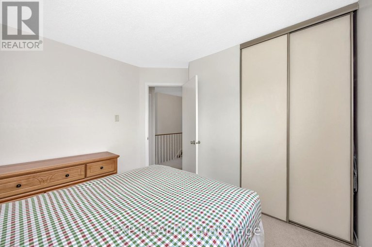 28480509/29-gowrie-drive/glencairnhazeldean/ottawa/ontario/K2L2T5_30