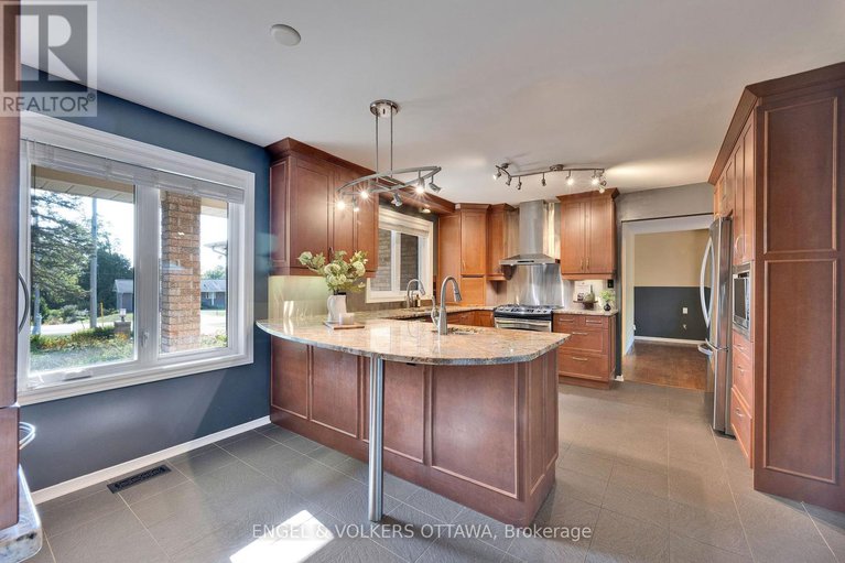 28887714/5233-mclean-crescent/manotick-long-island-nicholls-island/ottawa/ontario/K4M1G1_3
