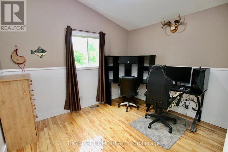 28500319/13928-connaught-road-s/north-dundas-winchester-twp/north-dundas/ontario/K0C1H0_22