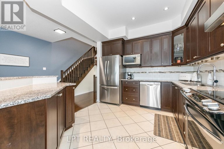 29004177/950-torovin-private/pineview/ottawa/ontario/K1B0A7_7